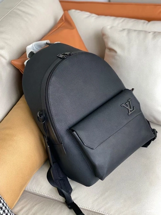 VUITTON LOUIS BACKPACK 0822